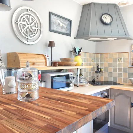 Holiday home La Maison Merlin - Maison Avec Piscine Senoville